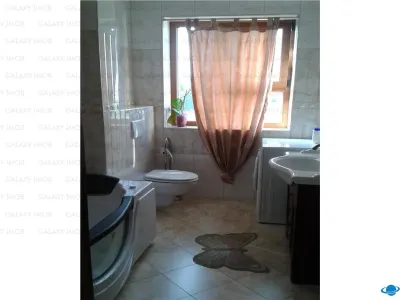 DE inchiriat apartament de lux cu garaj - foto 5