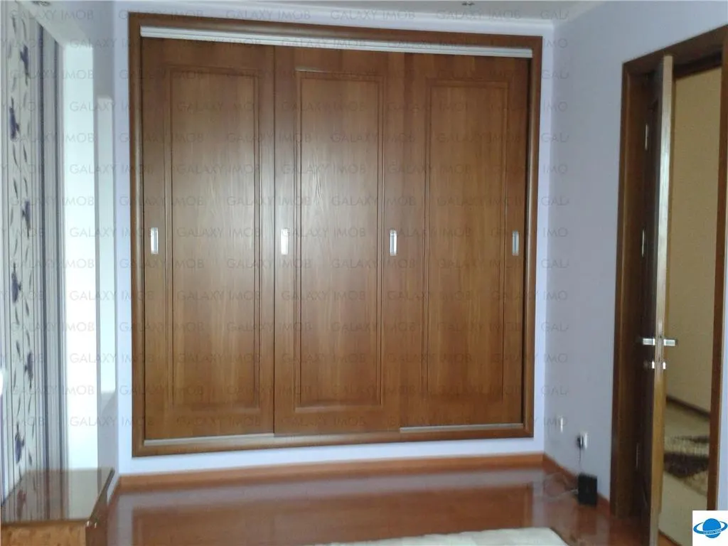 DE inchiriat apartament de lux cu garaj - foto 7
