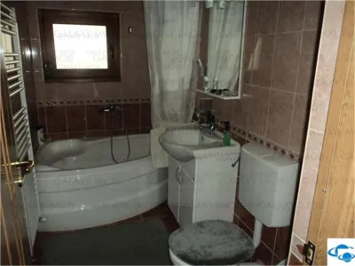 De inchiriere vila de lux zona Prundu - foto 11