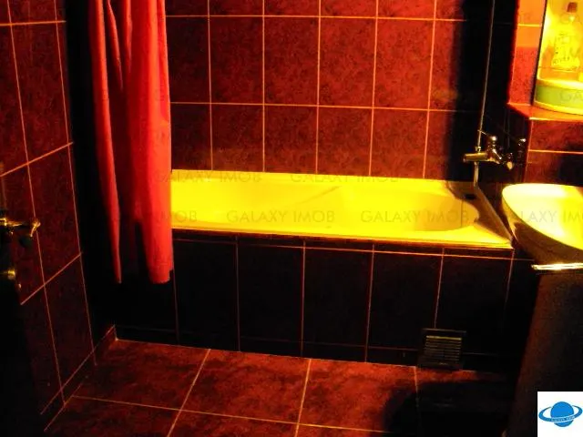 INCHIRIERE APARTAMENT 4 CAMERE ULTRACENTRAL - foto 12