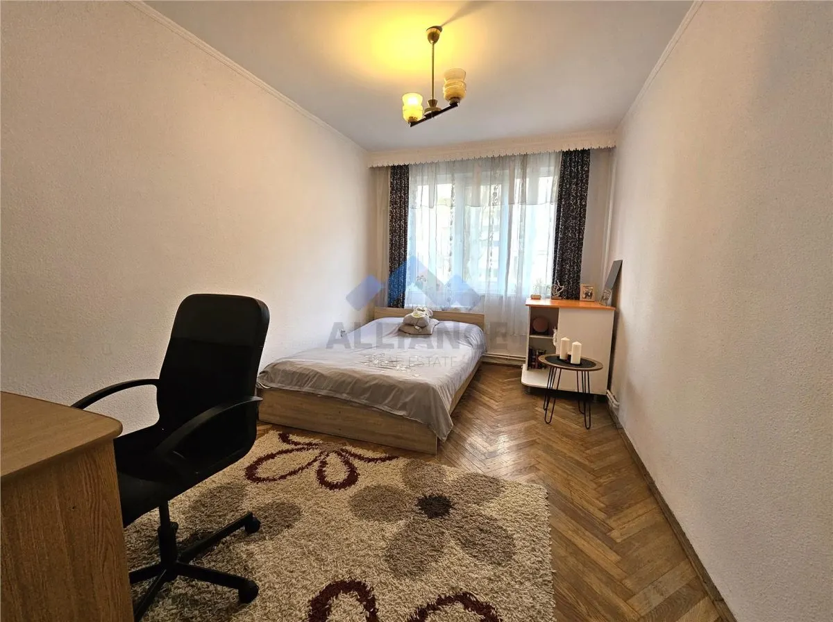 Piata Voievozilor, apartament cu 2 camere, decomandat - foto 1