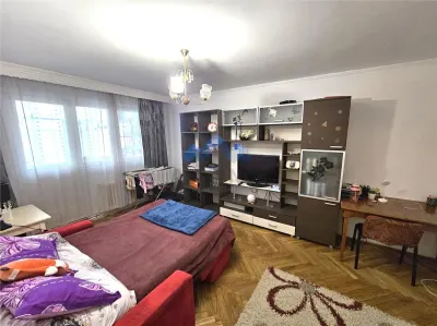 Piata Voievozilor, apartament cu 2 camere, decomandat - foto 2