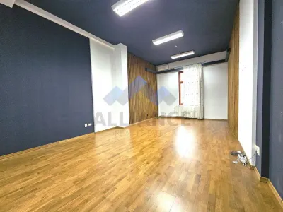 Spatiu Birou, Pietonal Stefn cel Mare, cladire istorica - foto 3