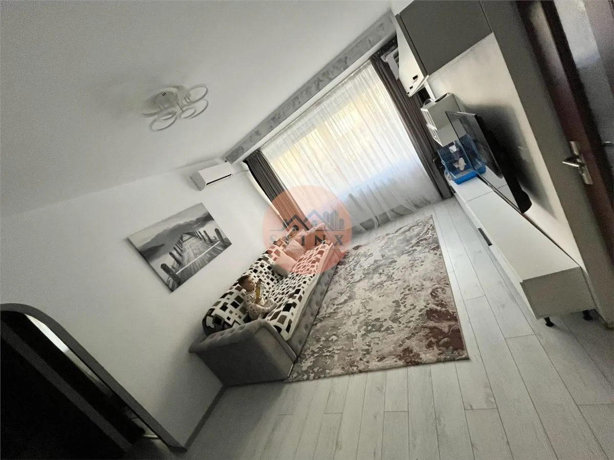 2 camere Parfumul Teilor - foto 5