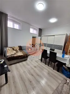 Casa Str. Democratiei - foto 2