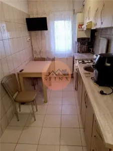 3 camere Micro 40, O uri - Galati