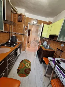 2 camere Parfumul Teilor - foto 7