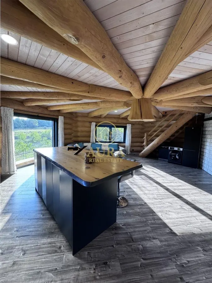 Cabana de vanzare intre Praid si Bucin - foto 1
