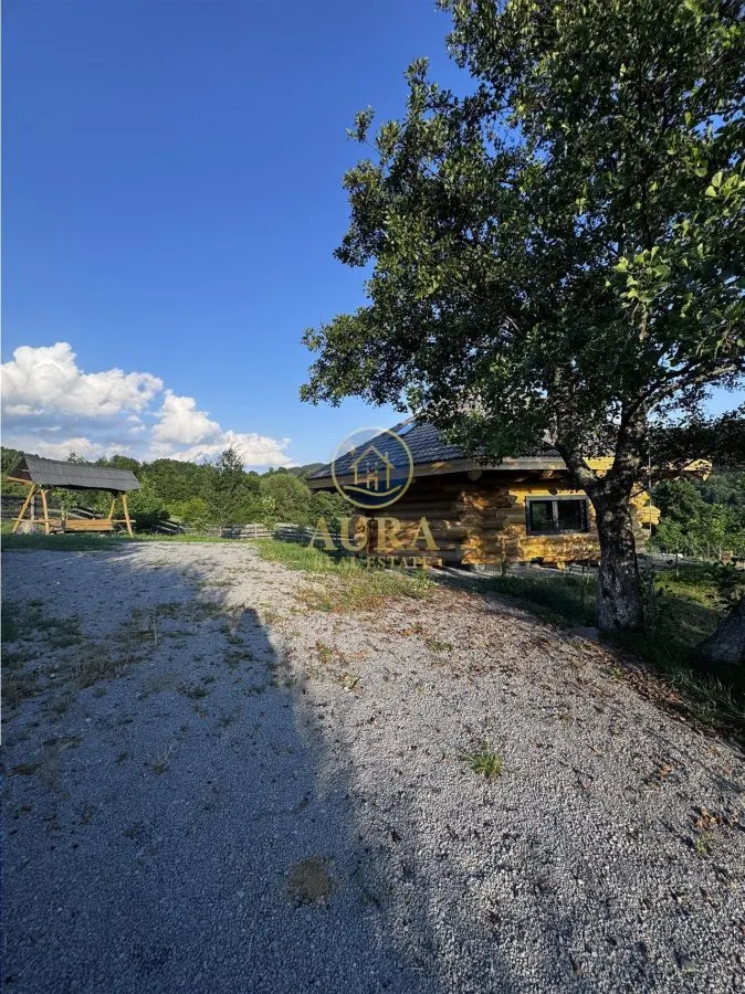 Cabana de vanzare intre Praid si Bucin - foto 22