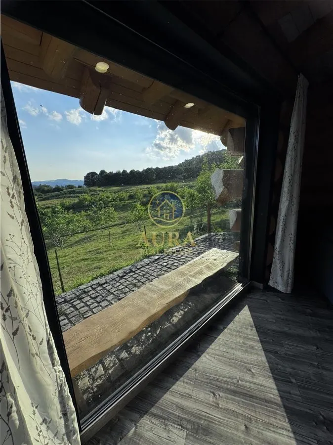 Cabana de vanzare intre Praid si Bucin - foto 4