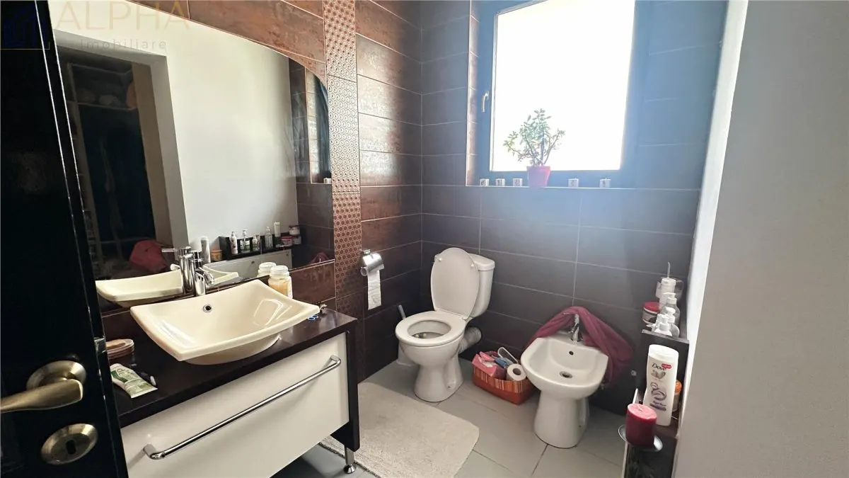Casa Spatioasa 5 Camere, 325mp utili si Foisor, Teren 534mp - foto 19