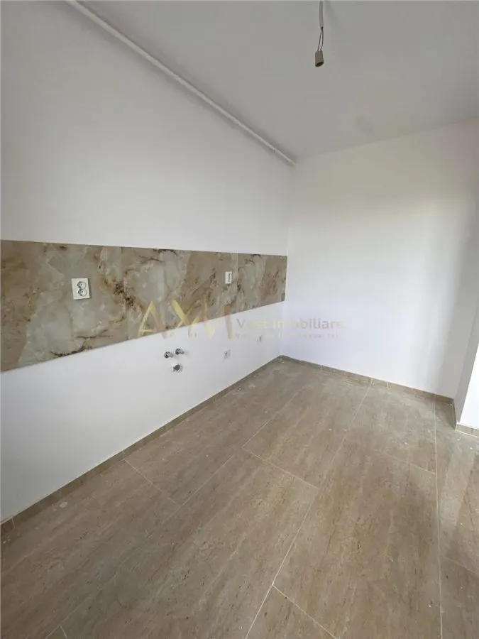 Vanzare apartament 3 camere - foto 2