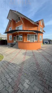 Vila deosebita, 425 mp utili, teren 645 mp – Cartier Unirea, Bistrita - Bistrita