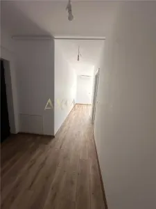 Vanzare apartament 3 camere - foto 4
