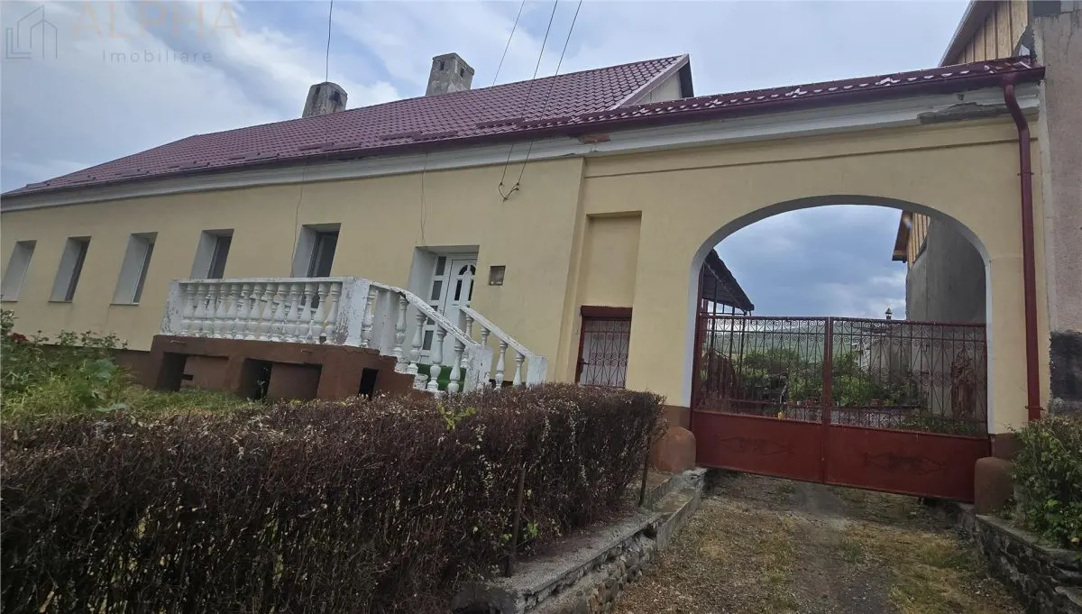Casa renovata de vanzare Crainimat , BN cu teren 3148 mp - foto 1