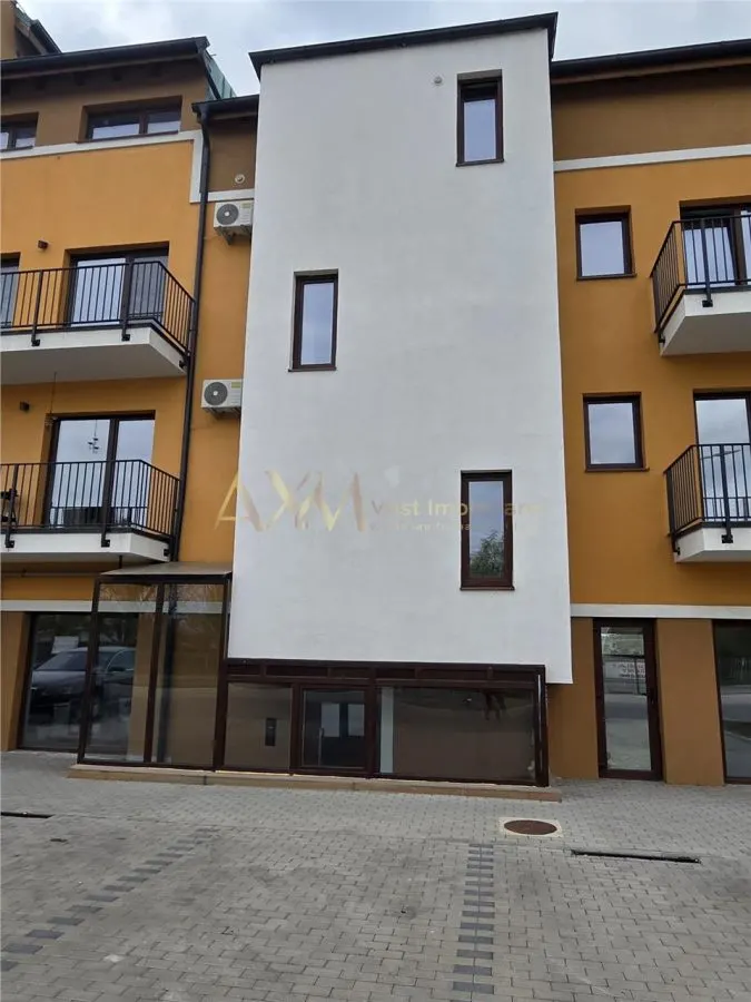 Vanzare apartament 3 camere - foto 1
