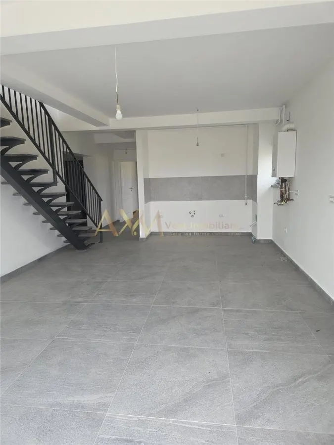 Vanzare apartament 3 camere - foto 2