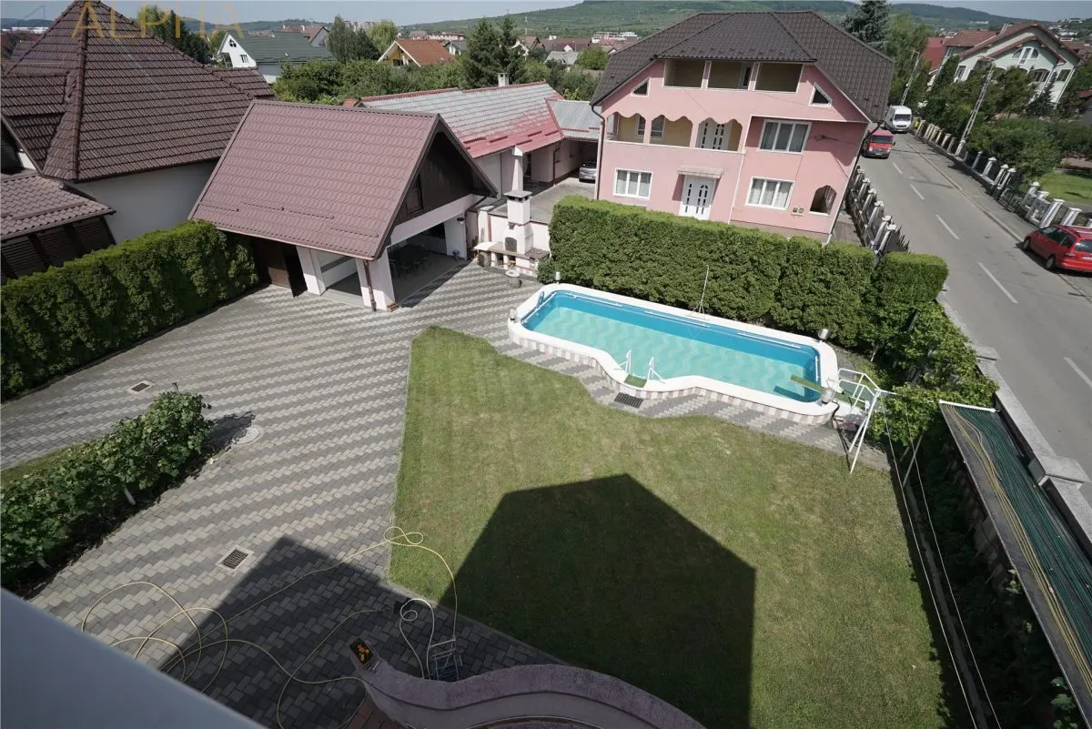 Vila eleganta cu piscina, teren generos si finisaje de calitate - foto 3