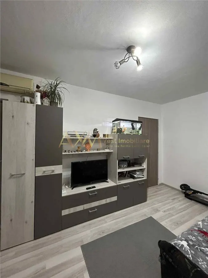 Vanzare apartament 2 camere - foto 2