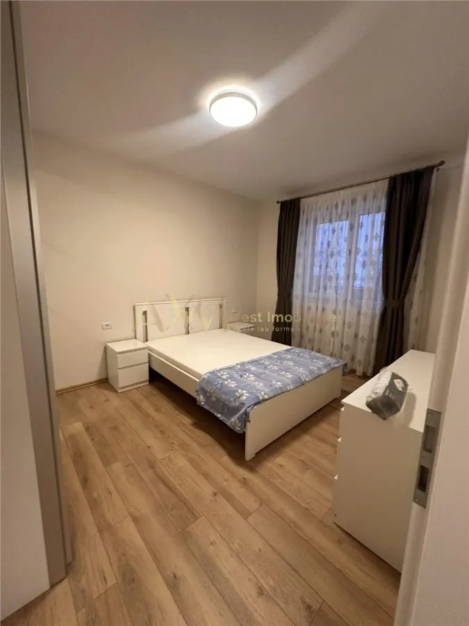 Inchiriere apartament 2 camere - foto 16