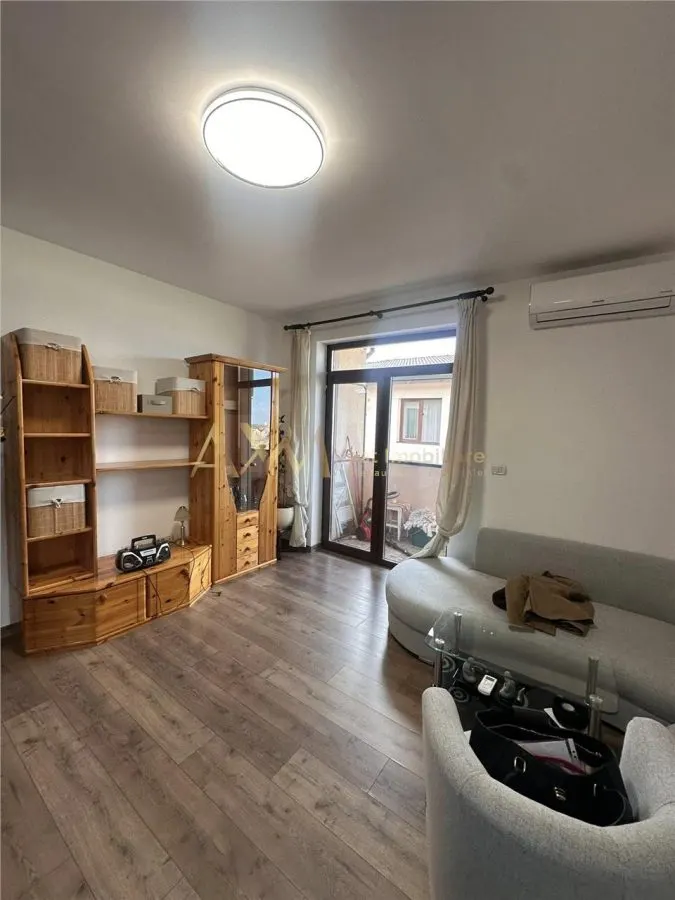 Vanzare apartament 2 camere - foto 3