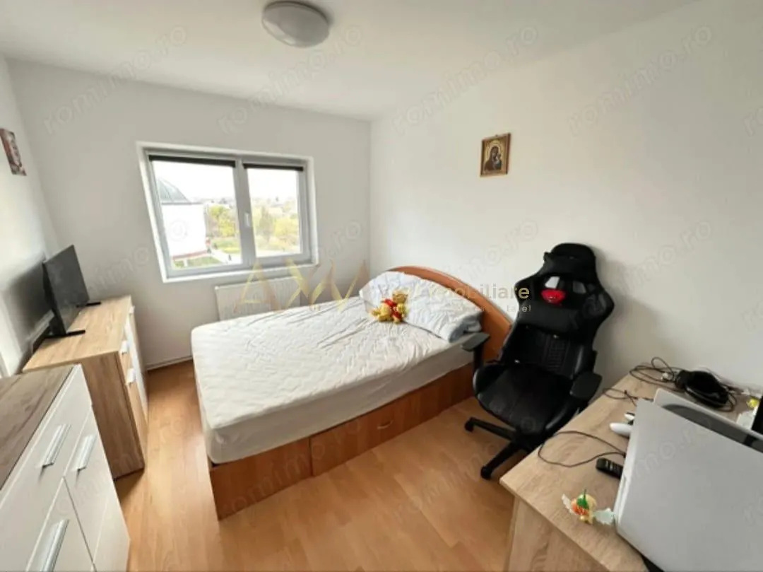 Vanzare apartament 3 camere - foto 1