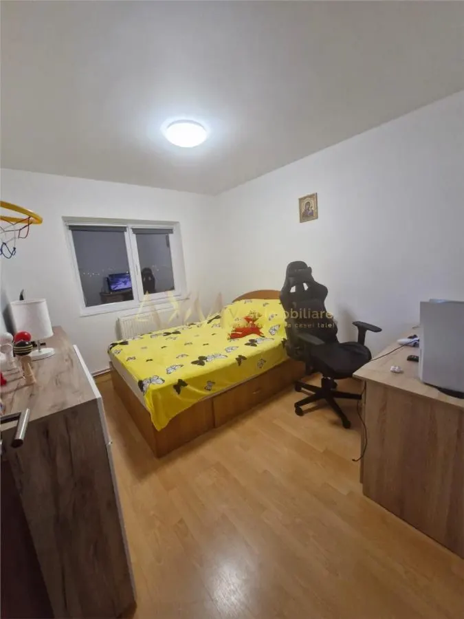 Vanzare apartament 3 camere - foto 11