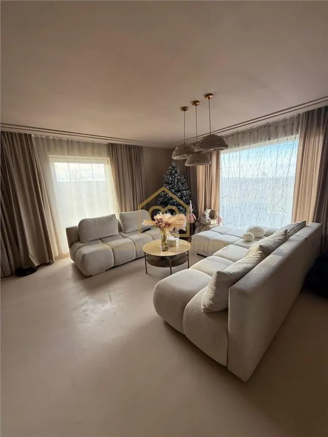 Casa deosebita cu 3 camere 7,5 ari - foto 1