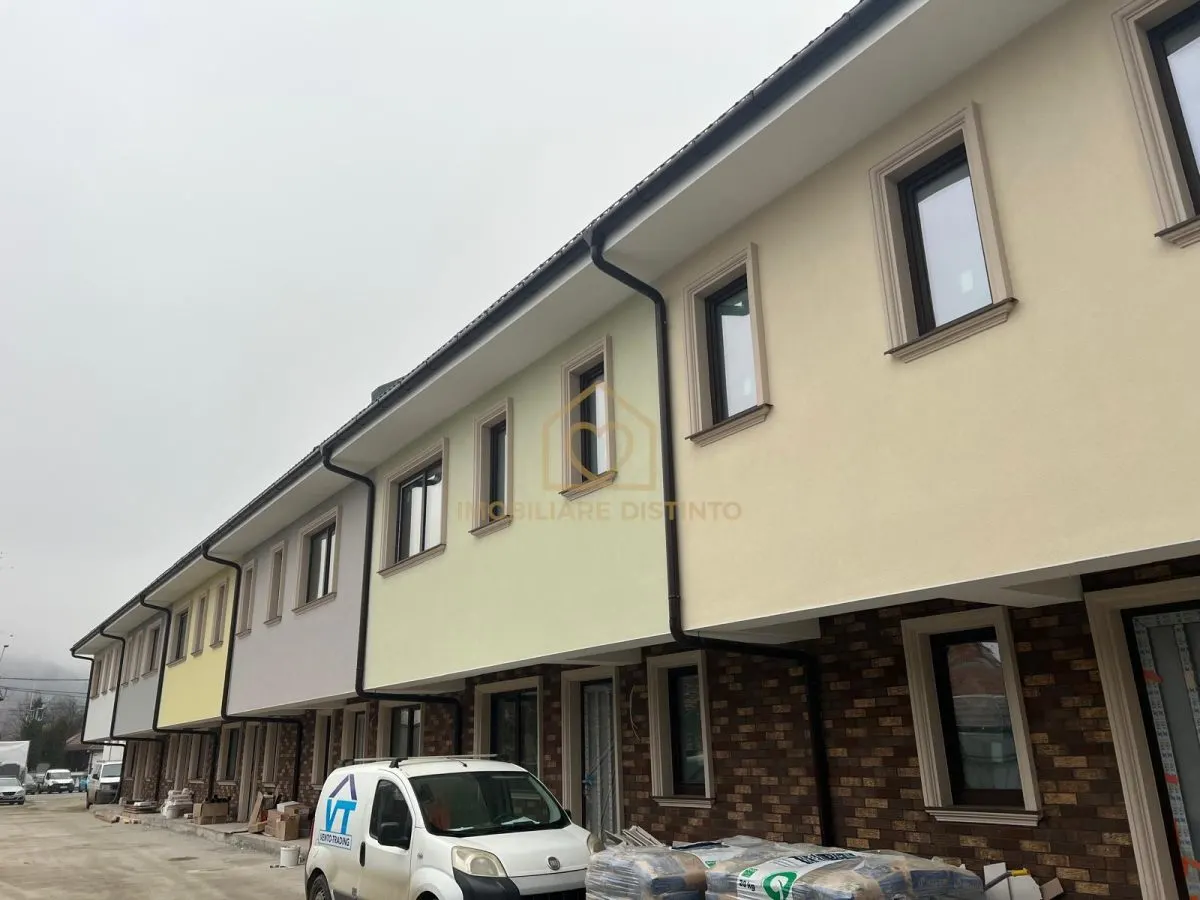 Casa in complex de case insiruite cu 5 camere - foto 4