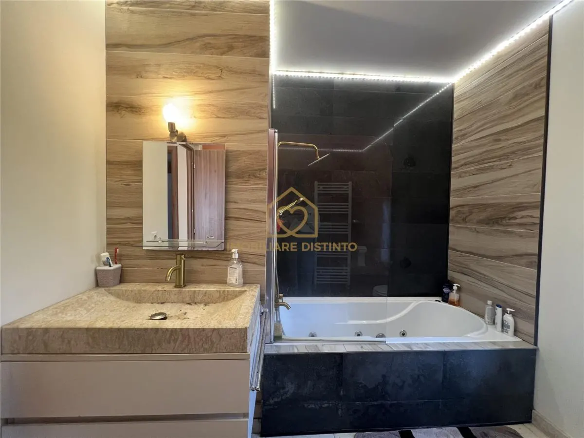 Casa si garaj cu 4 camere - foto 16