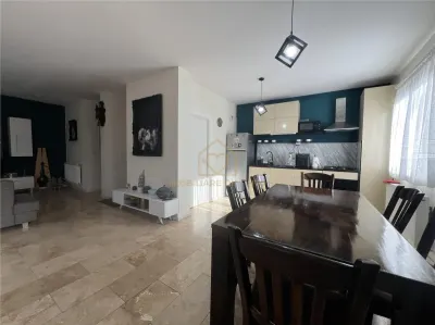Casa si garaj cu 4 camere - foto 8