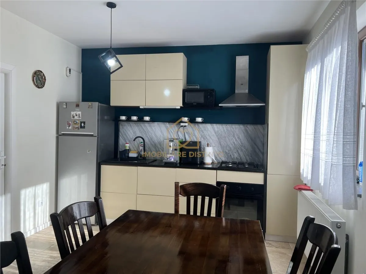 Casa si garaj cu 4 camere - foto 10