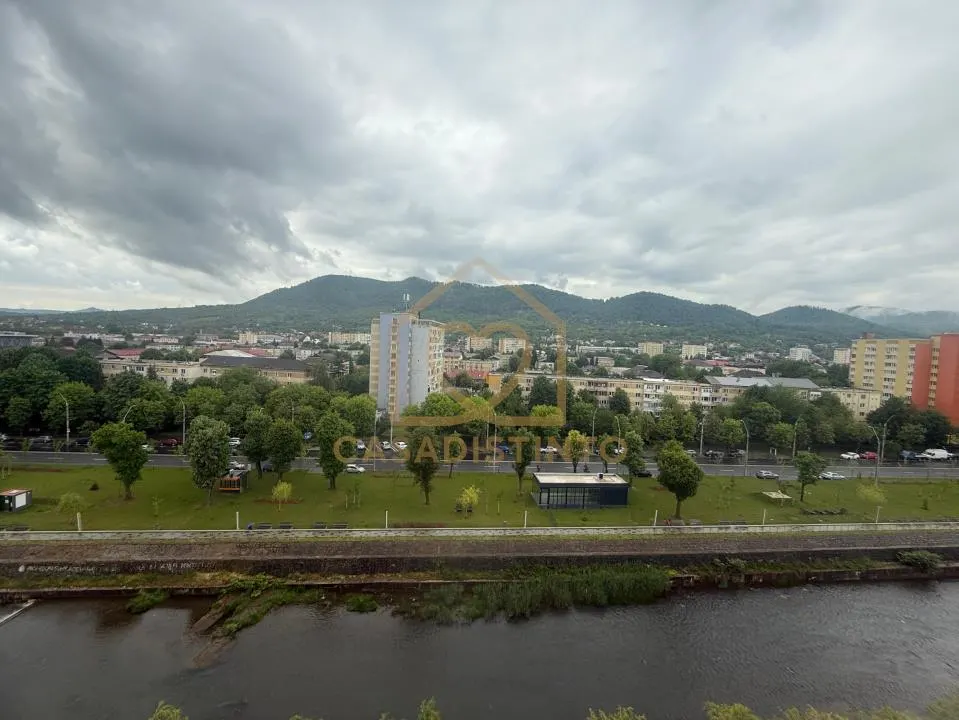 Apartament cu 3 camere finisat zona Cosbuc - foto 3