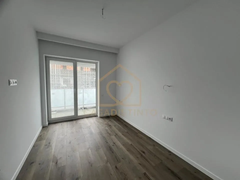 Apartament cu 3 camere zona Catedrala Bloc Nou - foto 8