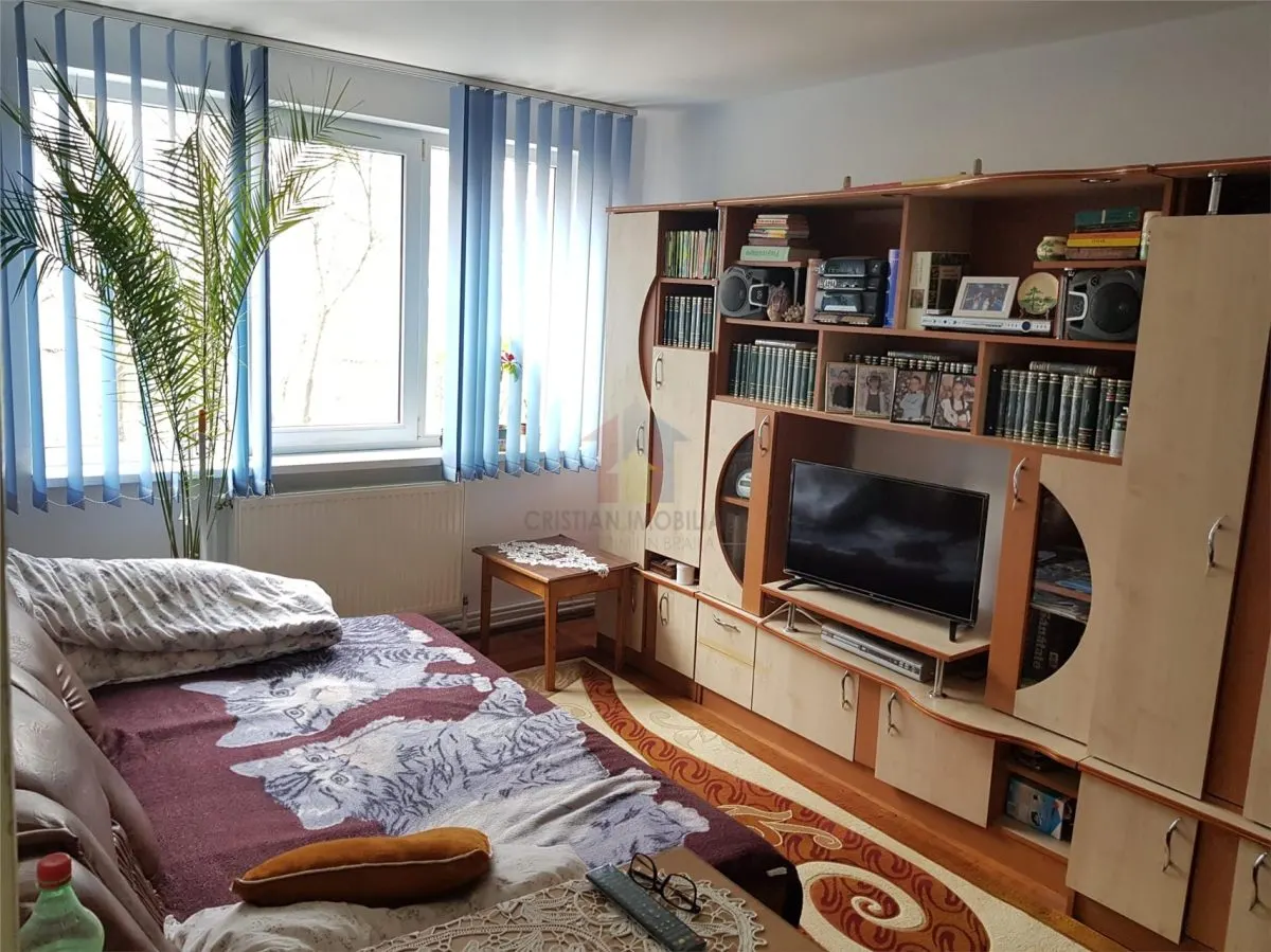 MOBILAT 2 camere confort 1 Hipodrom parter cu balcon - foto 2