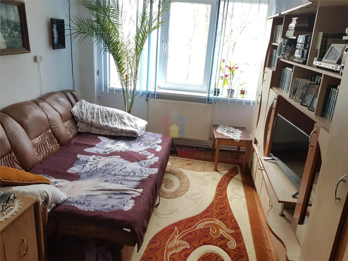 MOBILAT 2 camere confort 1 Hipodrom parter cu balcon - foto 3