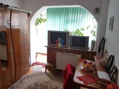MOBILAT 2 camere confort 1 Hipodrom parter cu balcon - foto 4
