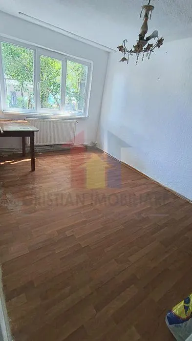 Vand apartament 2 camere zona apollo - foto 1
