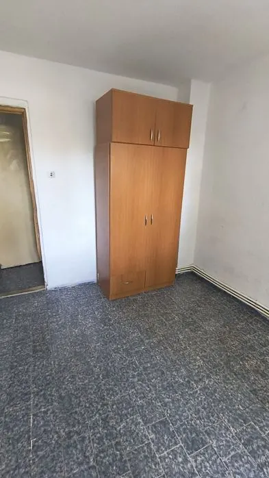 Vand apartament 2 camere zona apollo - foto 3