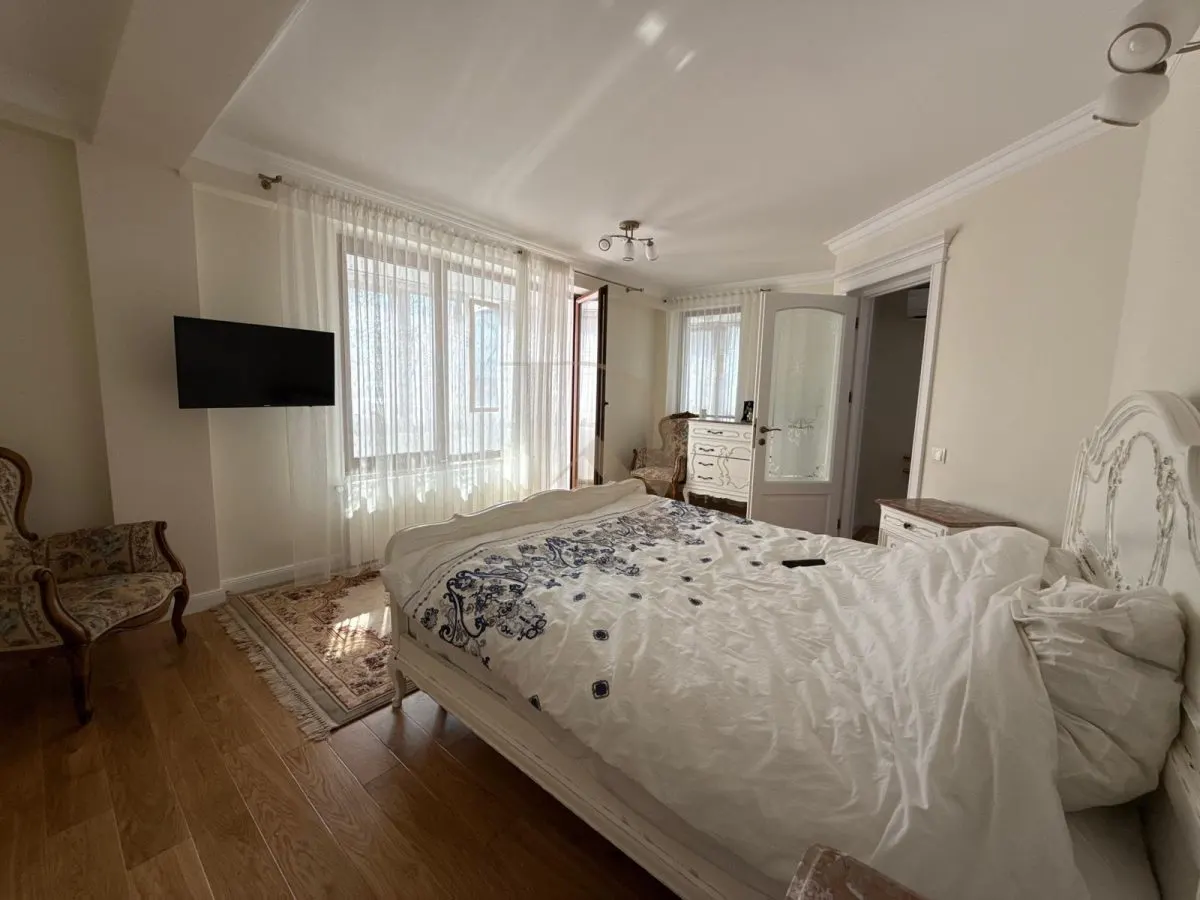 Apartament tip vila , 120 mp , zona Palas - foto 12