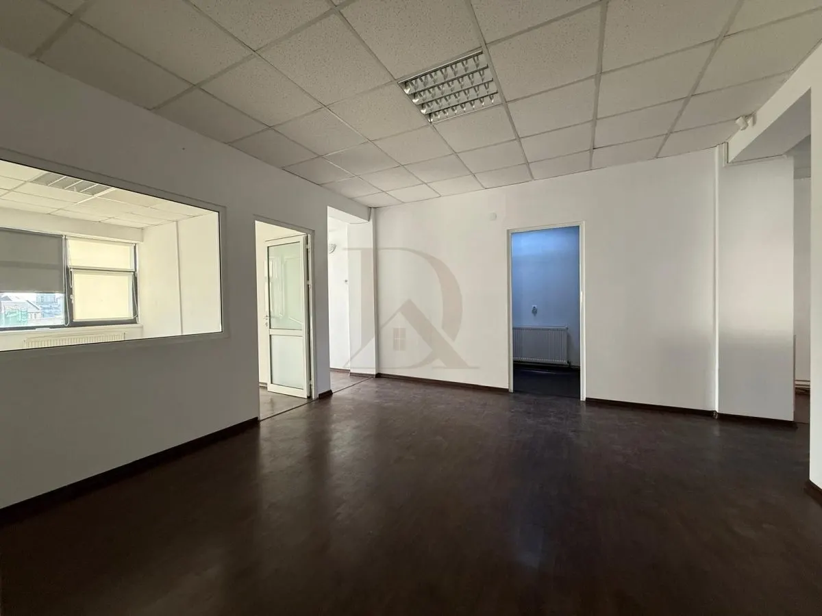 Ultracentral Spațiu birouri 107 mp - foto 11