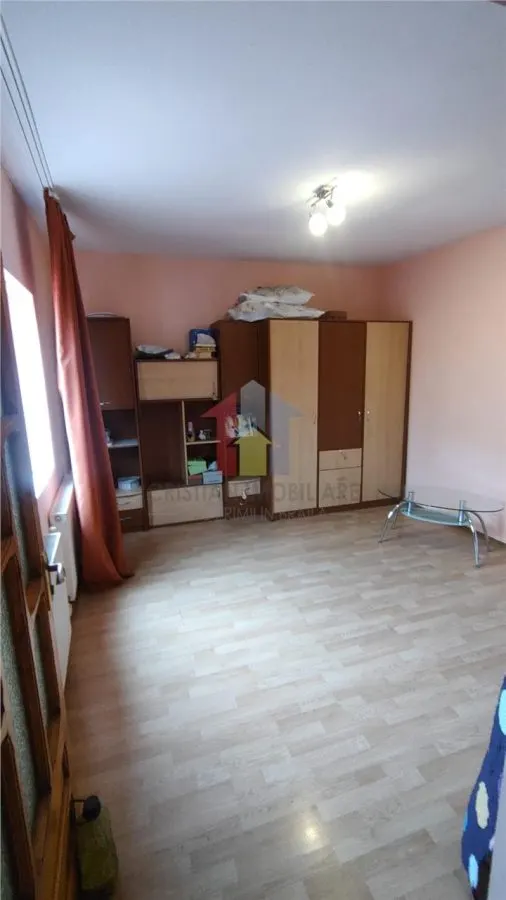 Chercea Casa doua corpuri cladire 5 cam  Teren=231 mp - foto 1