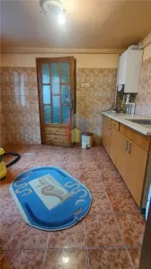 Chercea Casa doua corpuri cladire 5 cam  Teren=231 mp - foto 4