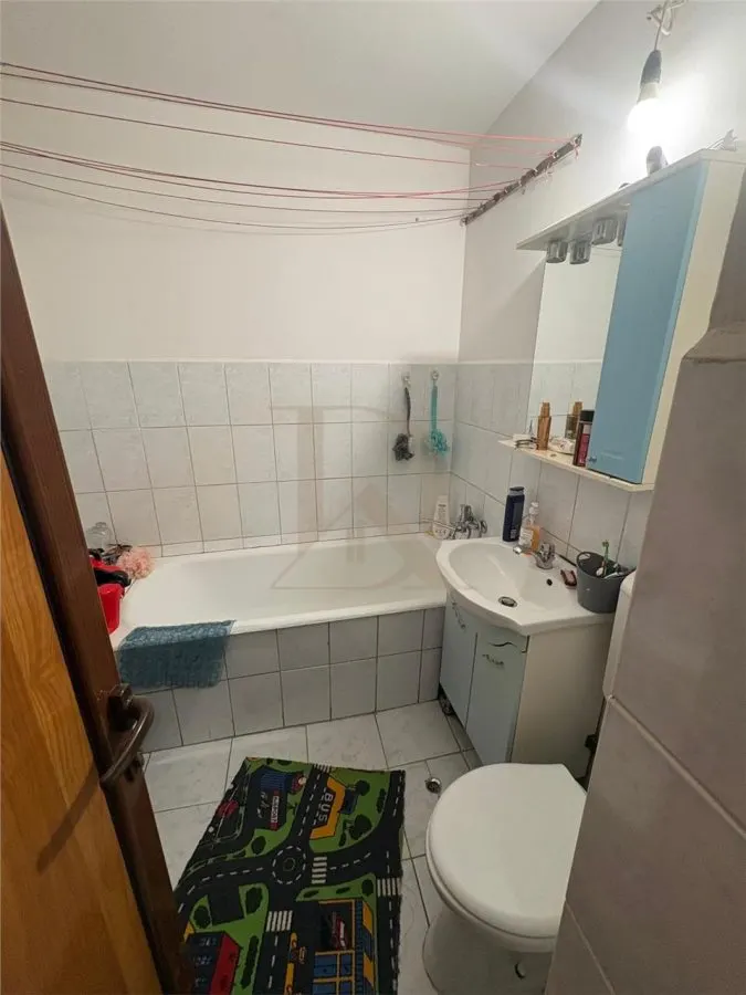 Apartament 2 camere decomandat Podul de Fier - foto 4