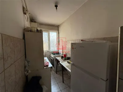 Apartament 3 camere nedecomandat Alexandru cel Bun - foto 2