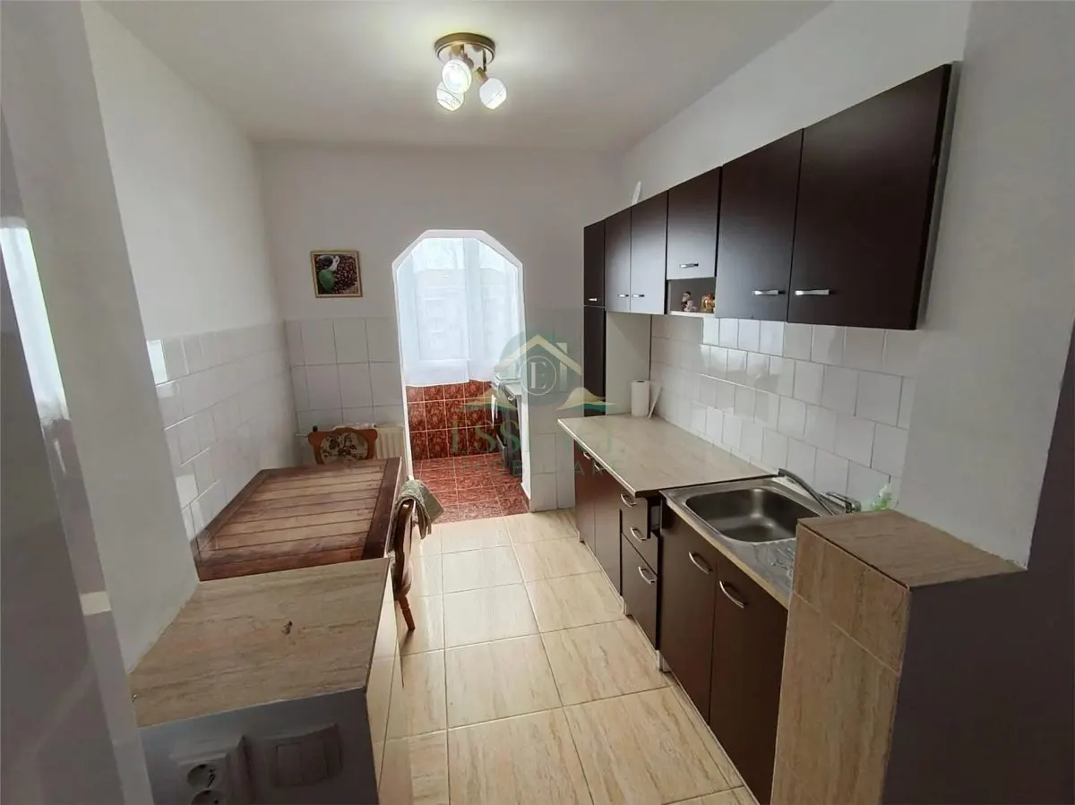 Apartament 3 camere, Rogerius, Oradea | Mobilat si Utilat | Disponibil imediat - foto 9