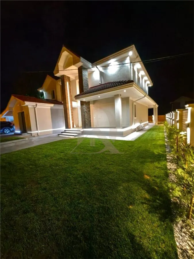 Vila de lux cu piscina in inima Buciumului - foto 1