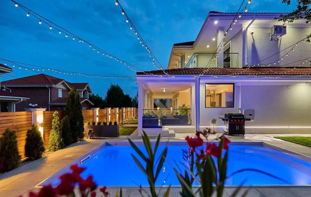 Vila de lux cu piscina in inima Buciumului - foto 17
