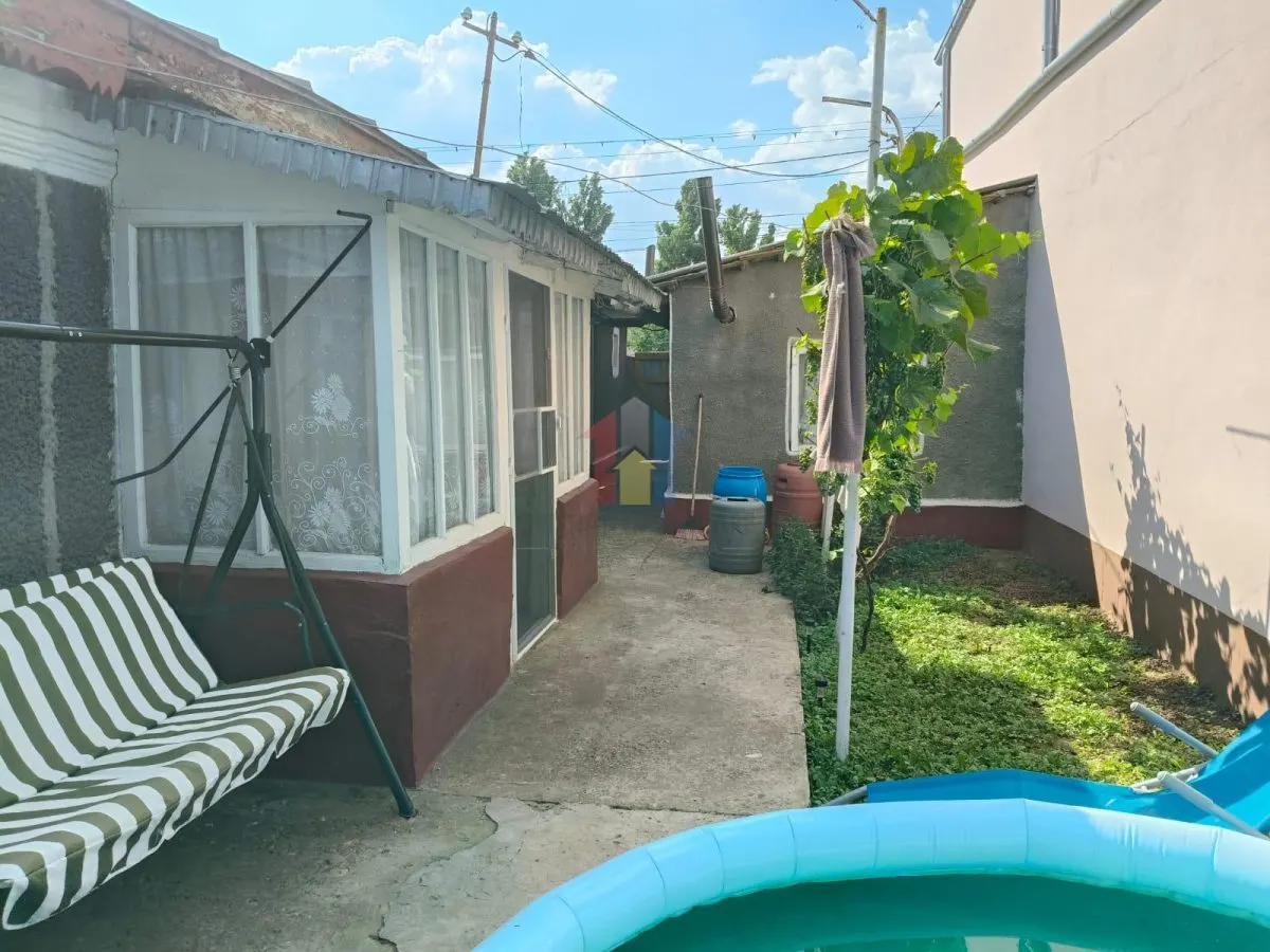 Radu Negru - Buzaului, Casa 4 cam Teren - 264 mp - foto 2