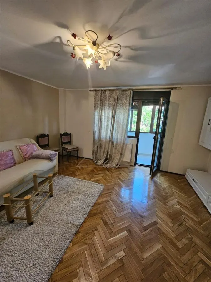 De închiriat ! Copou - Negruzzi , apartament 3 camere , etaj 1 - foto 1